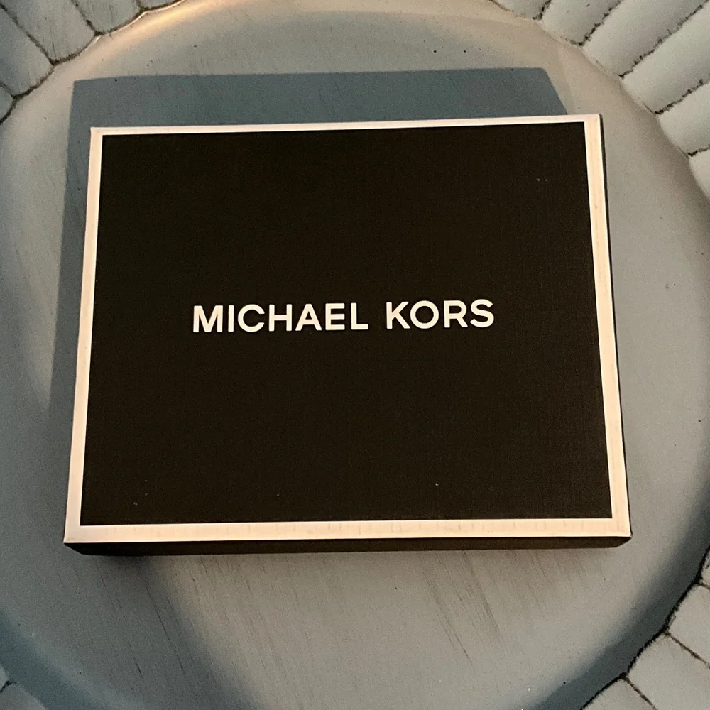 NWT Michael Kors Black MK Logo Billfold Wallet